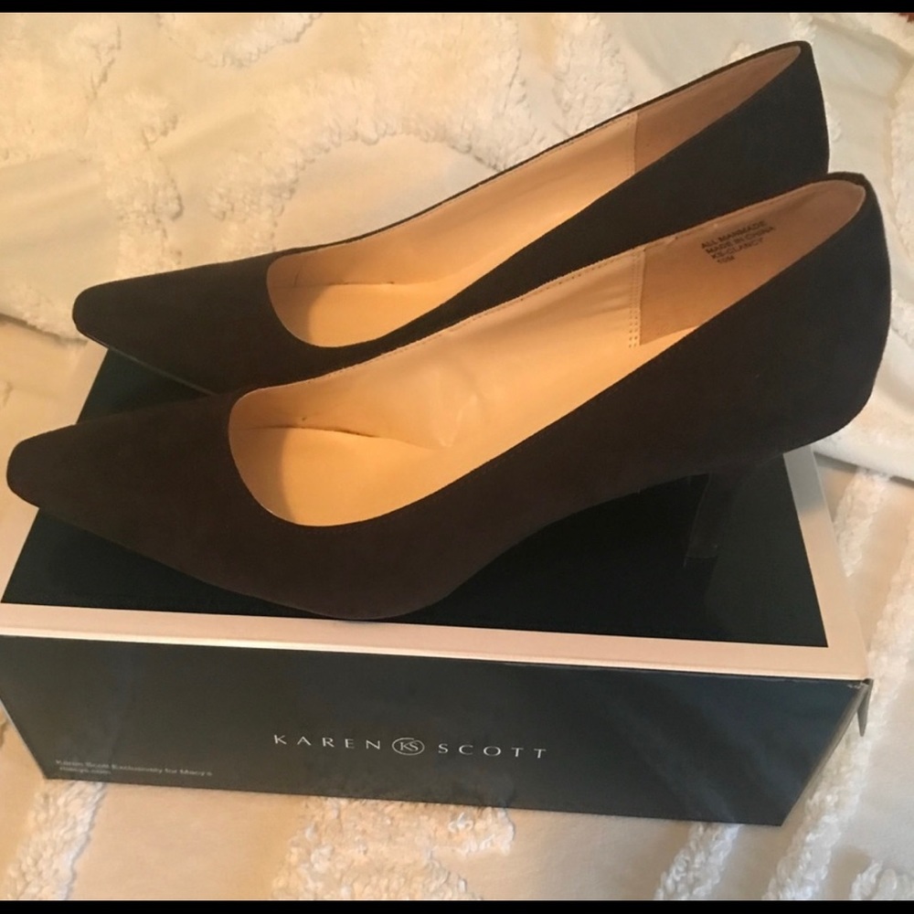 NWT Brown heels